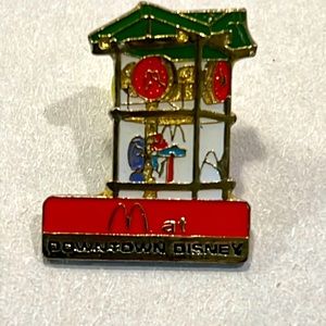 McDonald’s  Disney Crew Pin